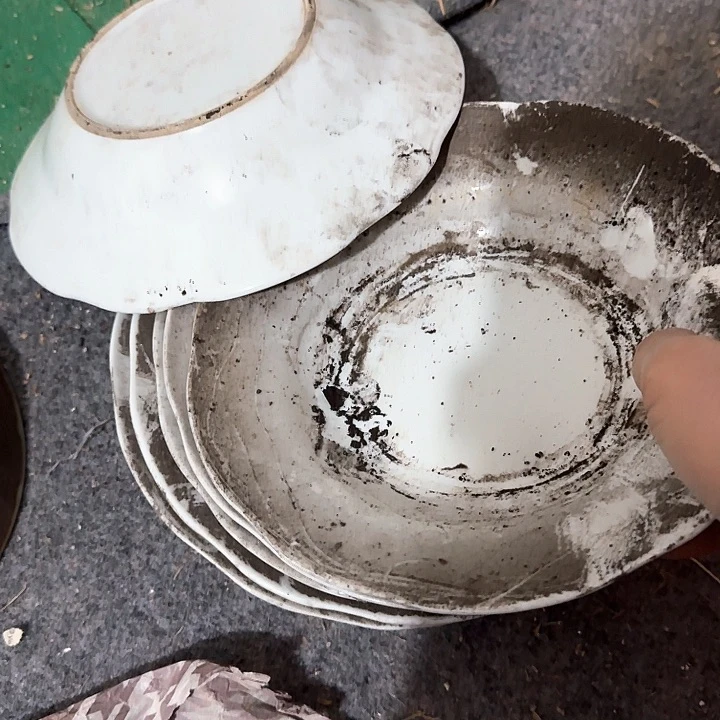 摆件悲***．景德镇陶瓷学院等白