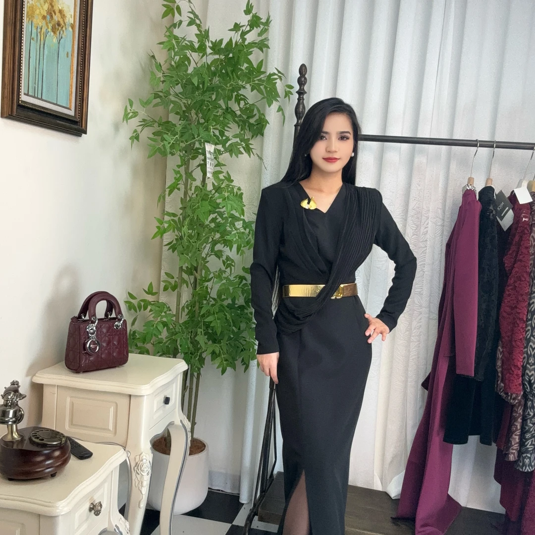 维吾尔族定制2025年春季安哥拉红豹纹配皮连衣裙复古时尚长袖气质