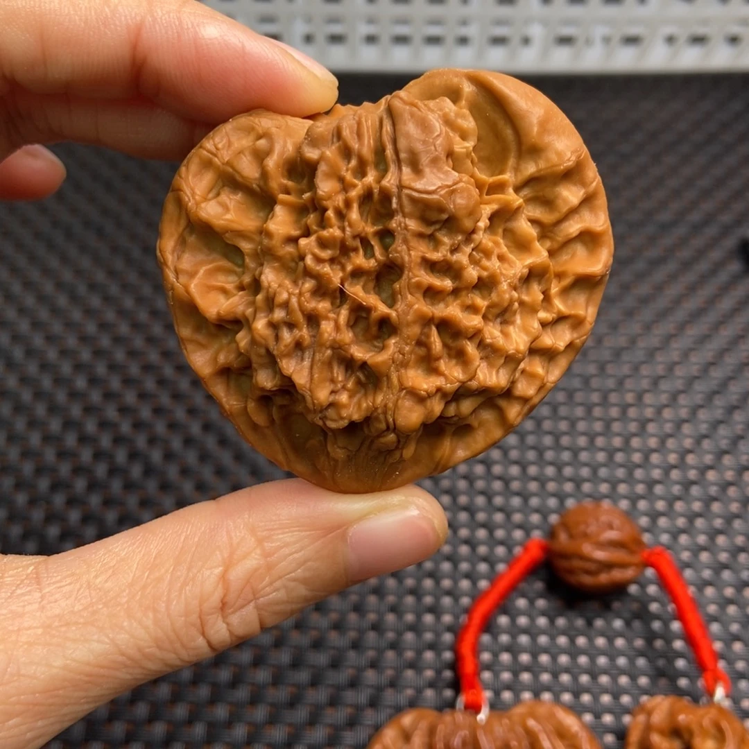 文玩核桃吊坠歪瓜裂枣无瑕
