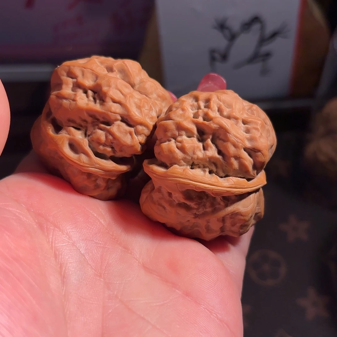 碰***赢核桃四开背凹底红皮蛙