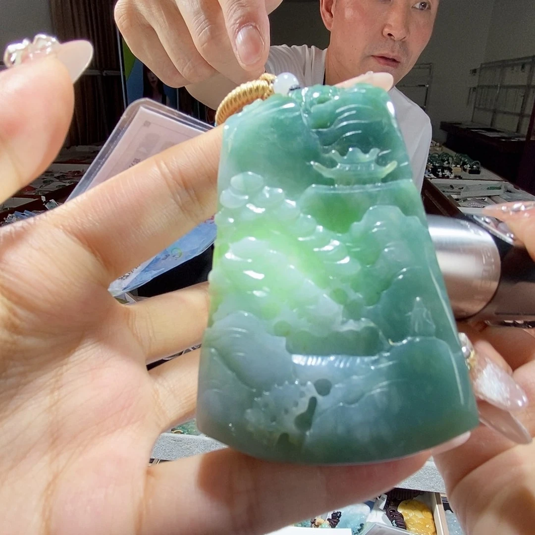 翡翠未镶嵌颈饰翡翠