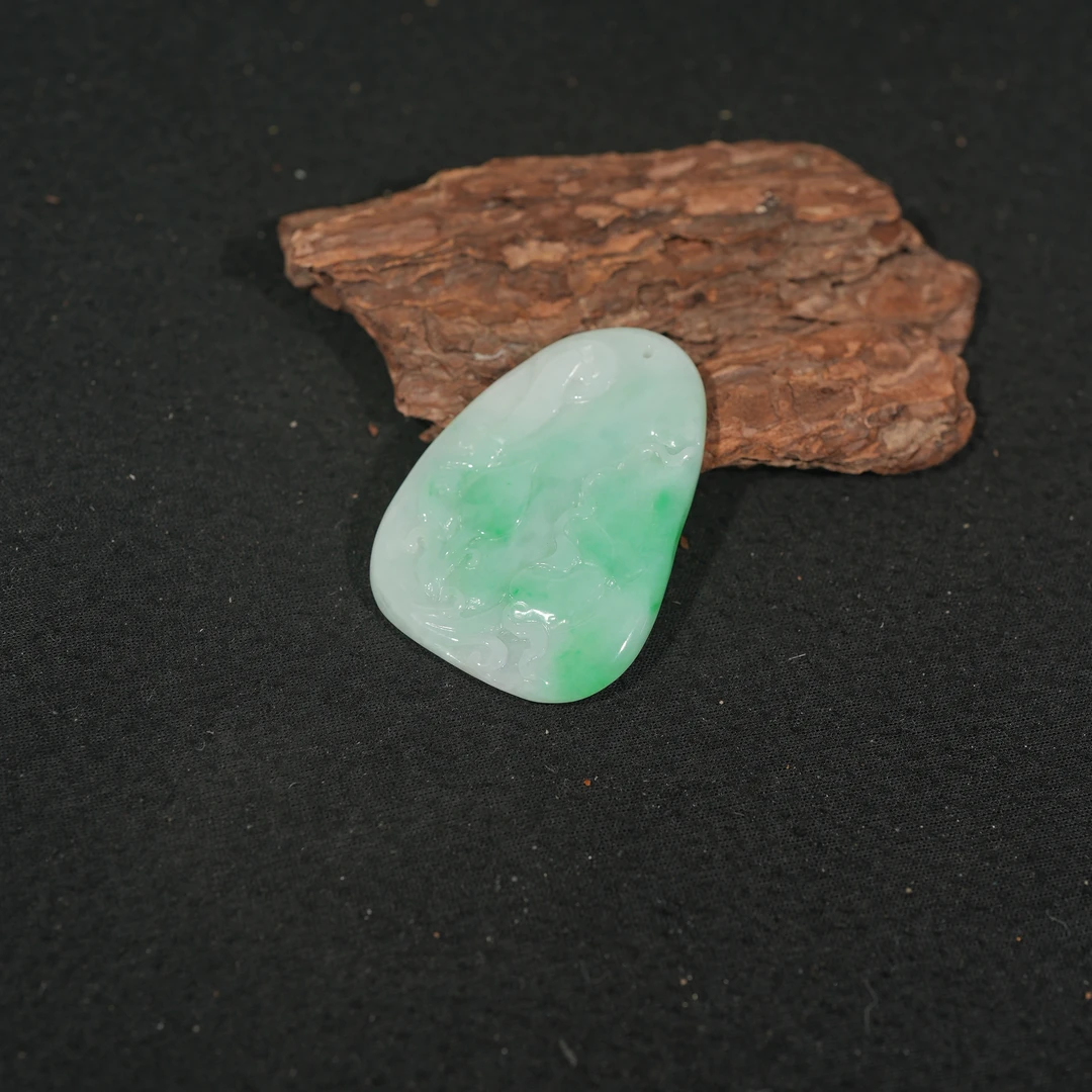 1.1香港王老板-翡翠吊坠6y45