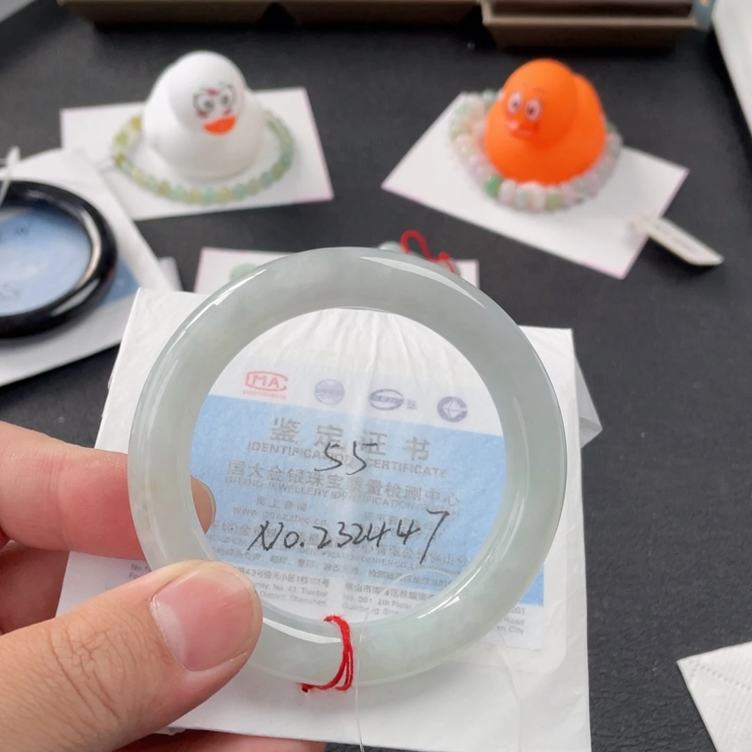 翡翠手镯未镶嵌手镯 有纹