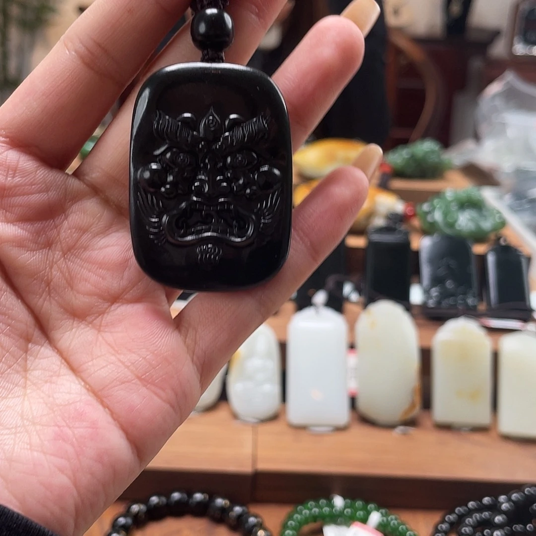 和田玉未镶嵌颈饰和田玉塔青牌子