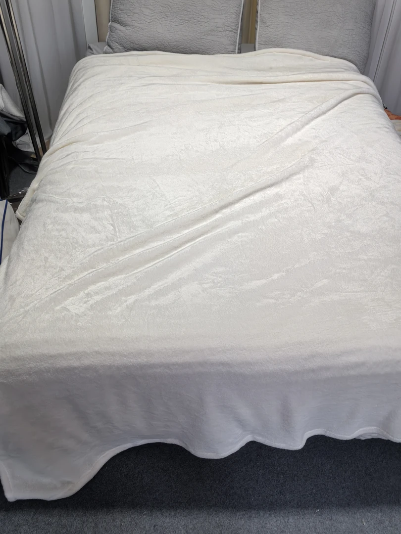 小华约230*270白色牛奶绒糕糕毛毯发1条微瑕