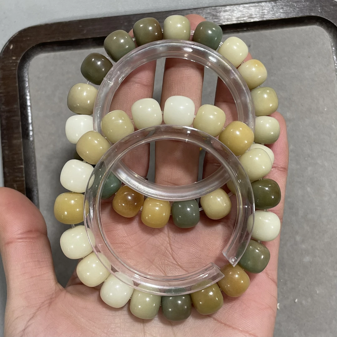 P790多宝菩提卡1.0老型单圈手串（底色多样，发货发其一）