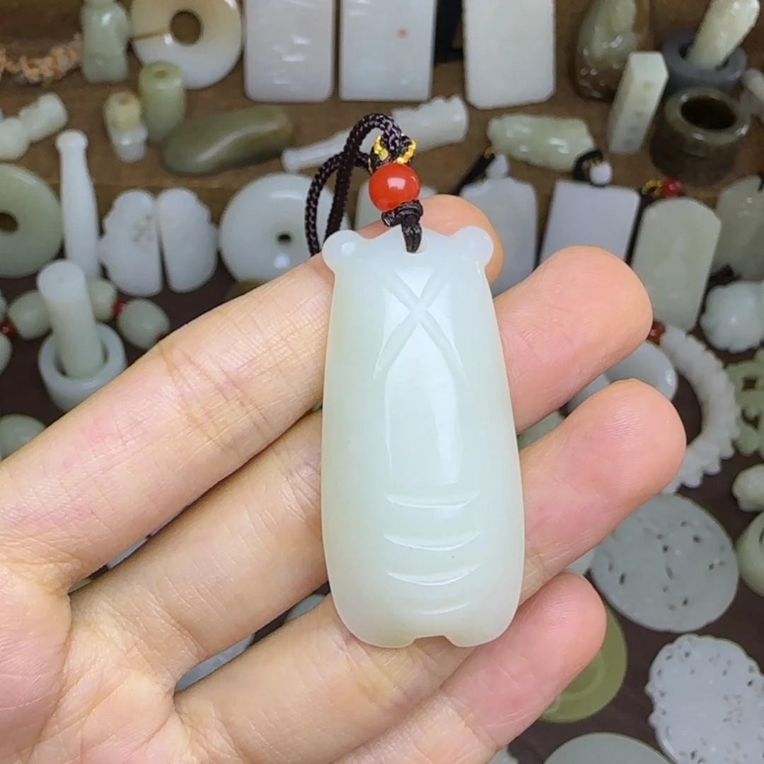 未镶嵌和田玉挂件玉蝉