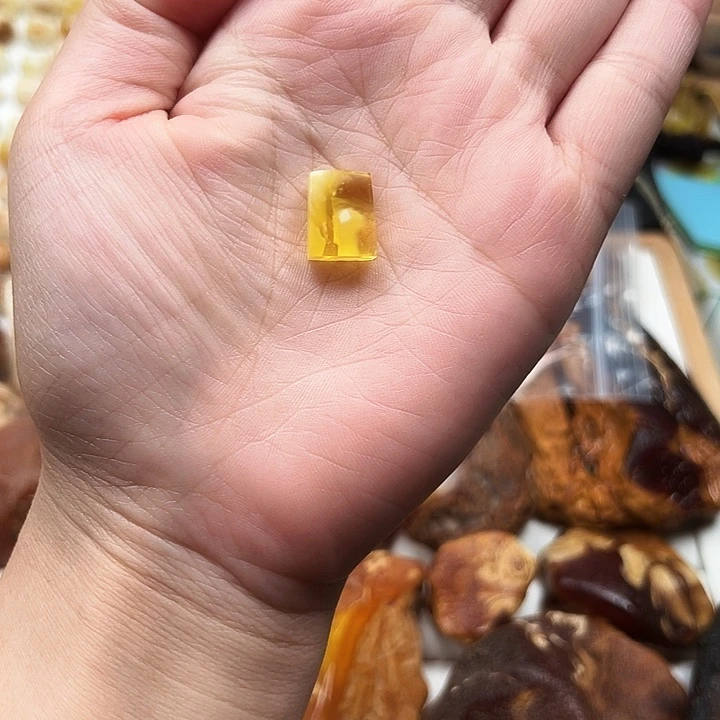手链琥珀未镶嵌牌子