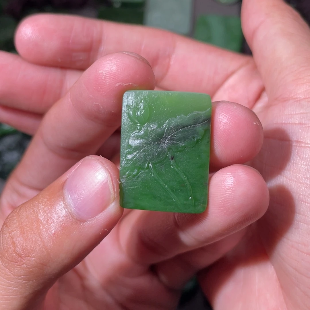 和田玉（碧玉）未镶嵌颈饰定制