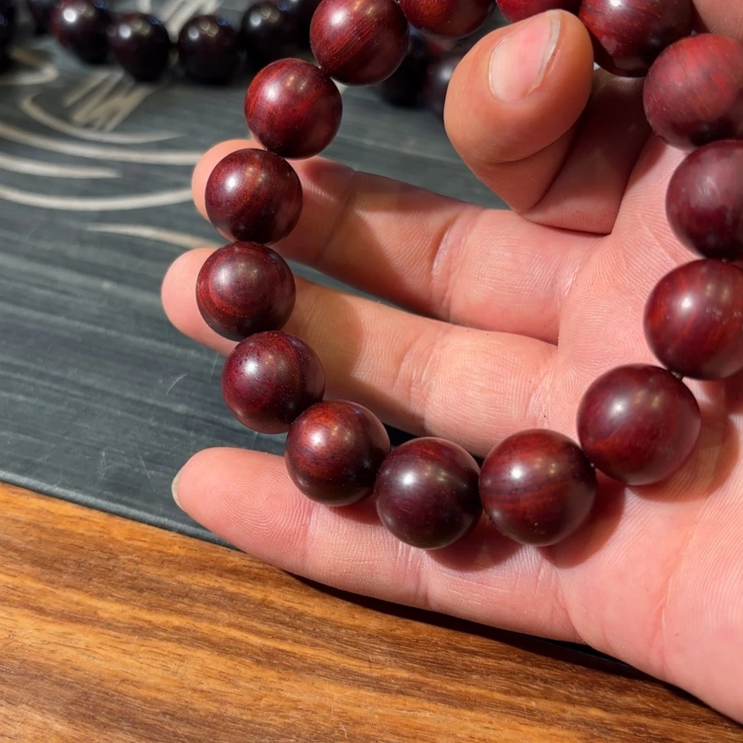 一物一拍血檀编码1.5帝王泥奶香