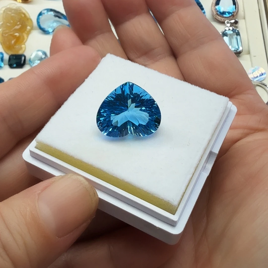 托帕石裸石抢购福利精美千禧切海洋之心，魔鬼蓝18.3×15.5毫米