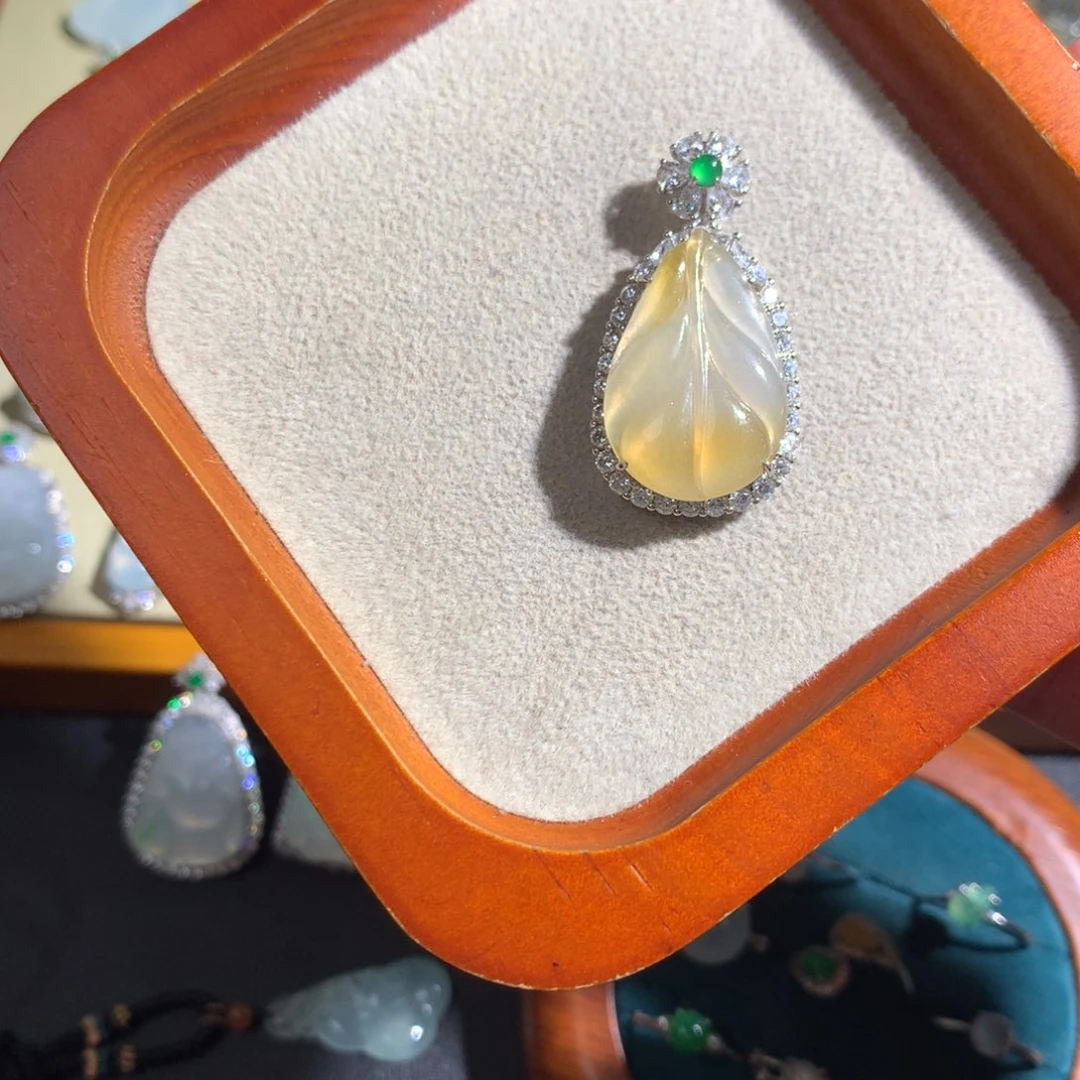 翡翠银S925镶嵌挂件叶子