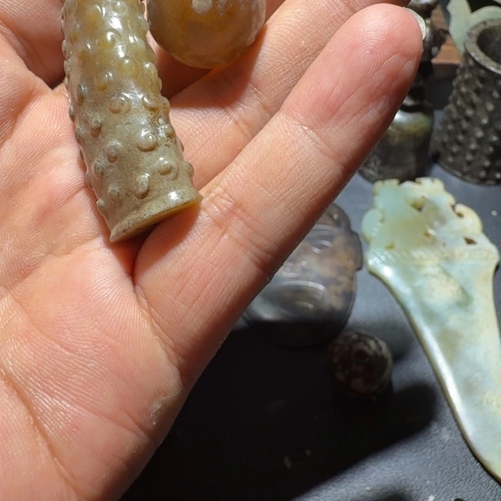 茶***箱未镶嵌手链和田玉（糖玉）
