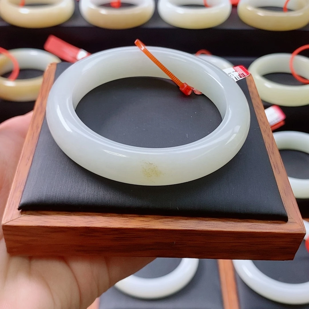 未镶嵌手镯和田玉56/57