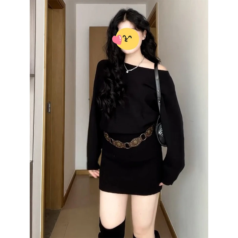 2025新款黑色斜肩针织衫蝙蝠袖毛衣女早秋中长款一字肩包臀连衣裙