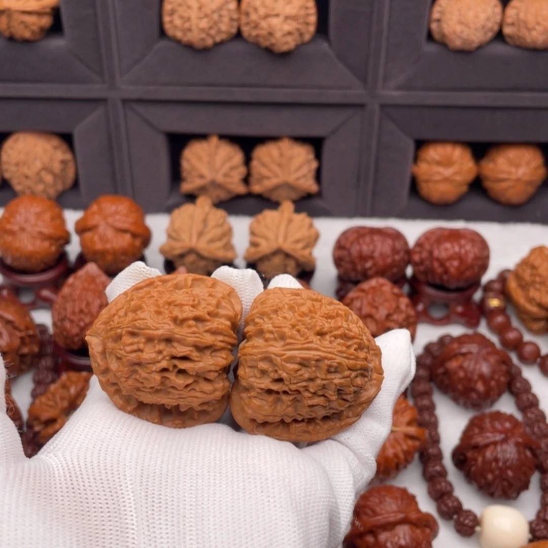 文玩核桃吊坠42三角白