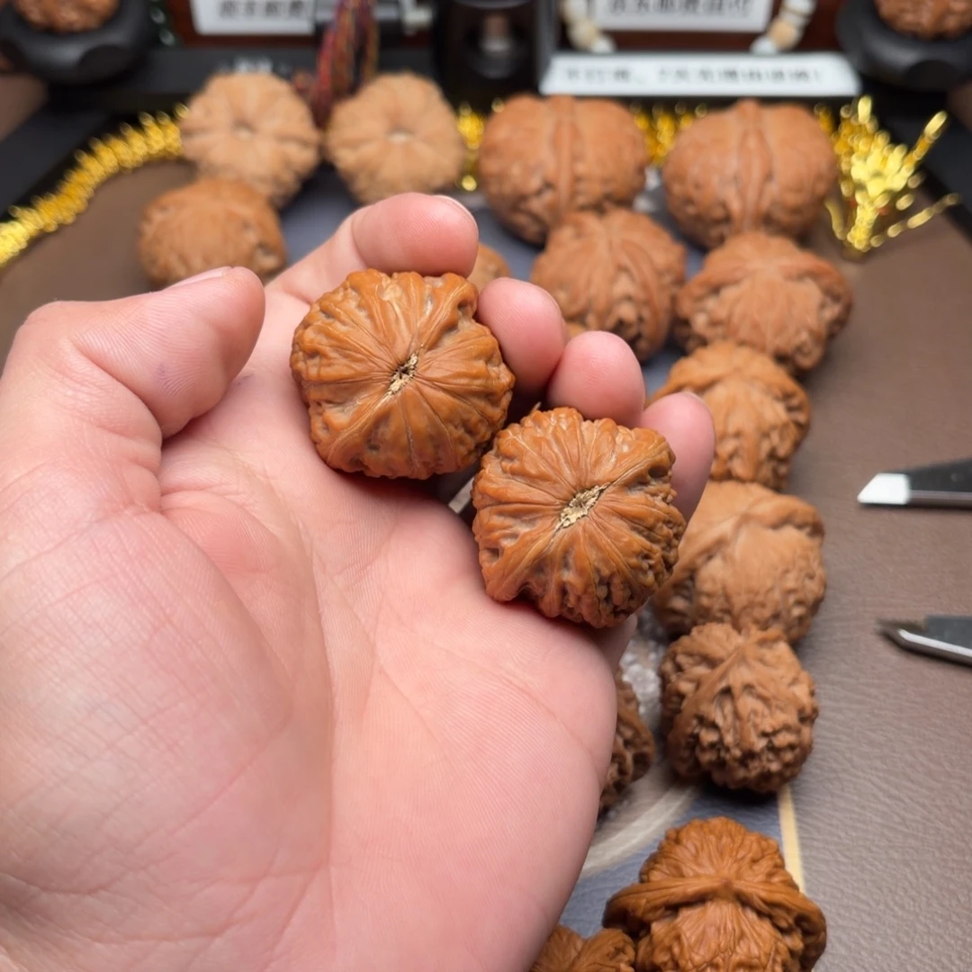 游***生把件文玩核桃铁锤妹妹