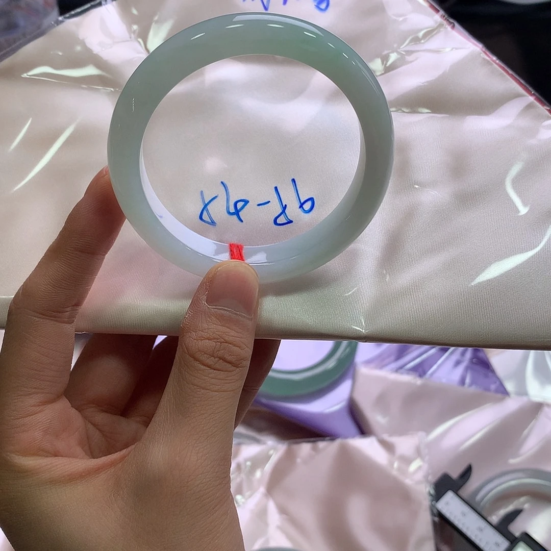 翡翠未镶嵌手镯翡翠