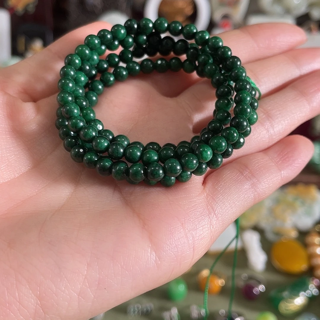 翡翠未镶嵌颈饰我是真的喜欢这个风格