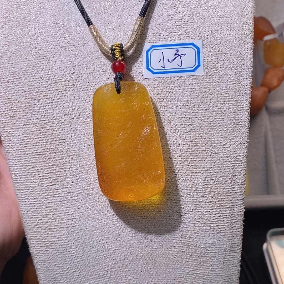 未镶嵌琥珀珠宝奇石