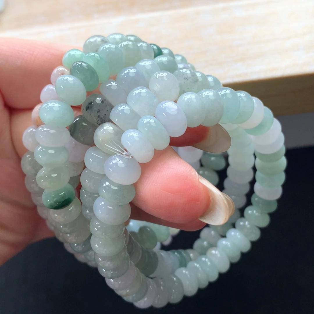 翡翠未镶嵌颈饰多样性发一个