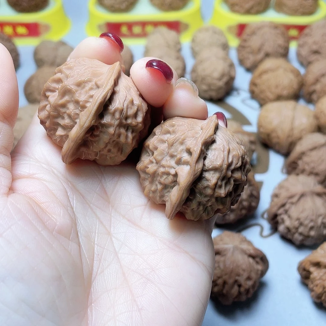 文玩核桃吊坠瓷娃娃39