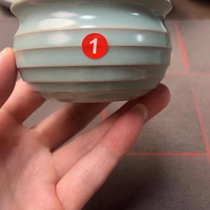 如***是杯子《陈二欢制》旋纹单杯