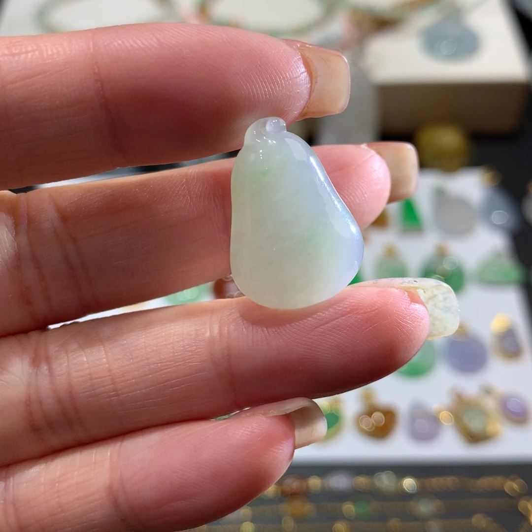 翡翠未镶嵌颈饰翡翠吊坠的未镶嵌