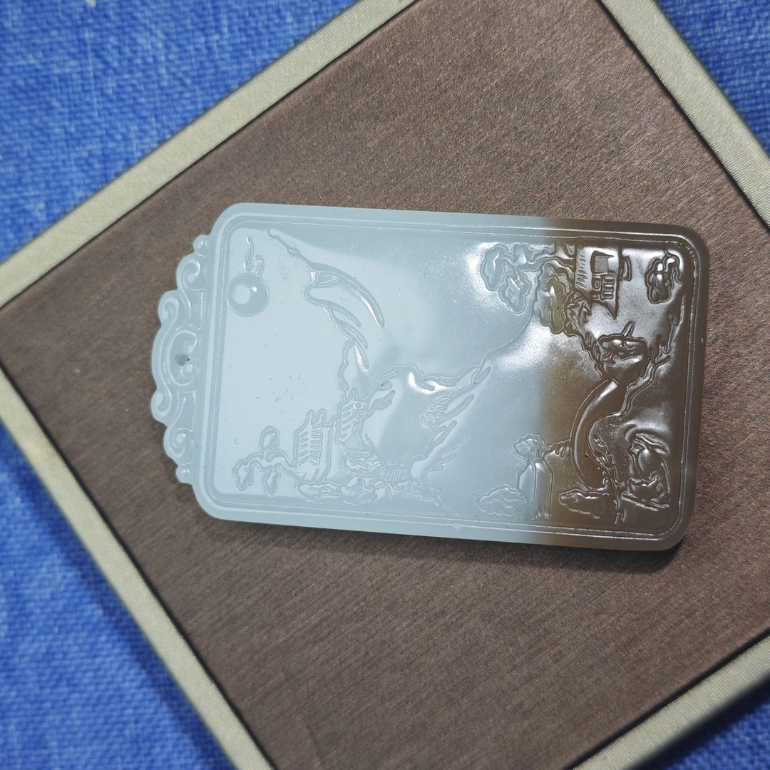 新疆且末料糖白山水牌底糖和田玉吊坠