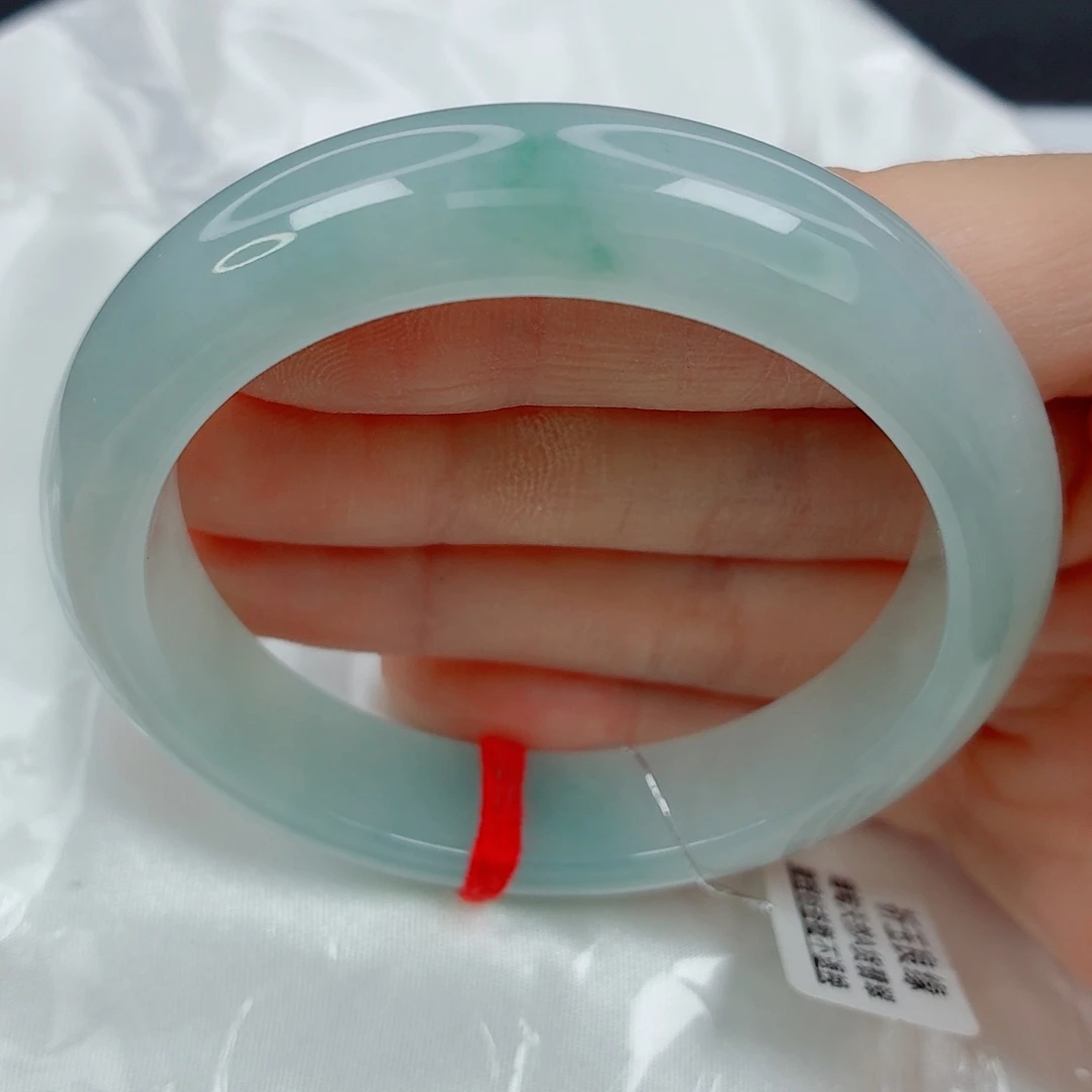 翡翠未镶嵌手镯54.6正圈，冰胶淡蓝底，细纹，031