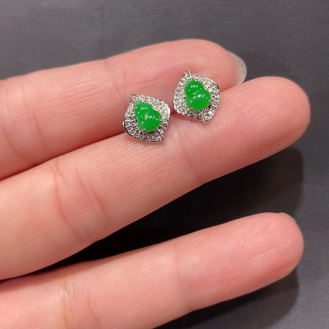 翡翠18K金镶嵌耳饰南非钻