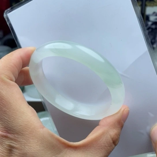 石英质玉（金丝玉）手镯未镶嵌