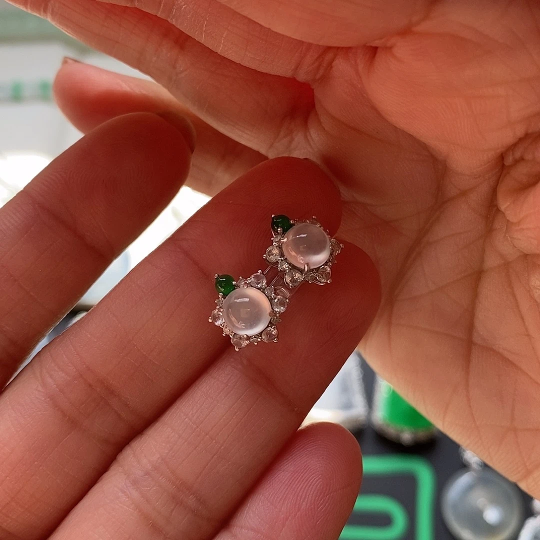 翡翠颈饰18K金镶嵌冰耳钉