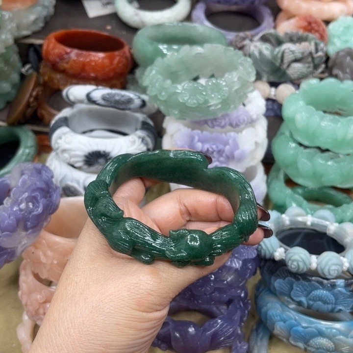 红***天石英岩玉未镶嵌手镯