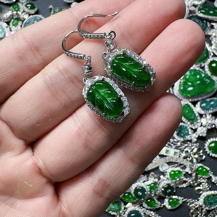 翡翠颈饰未镶嵌天然A货翡翠放漏