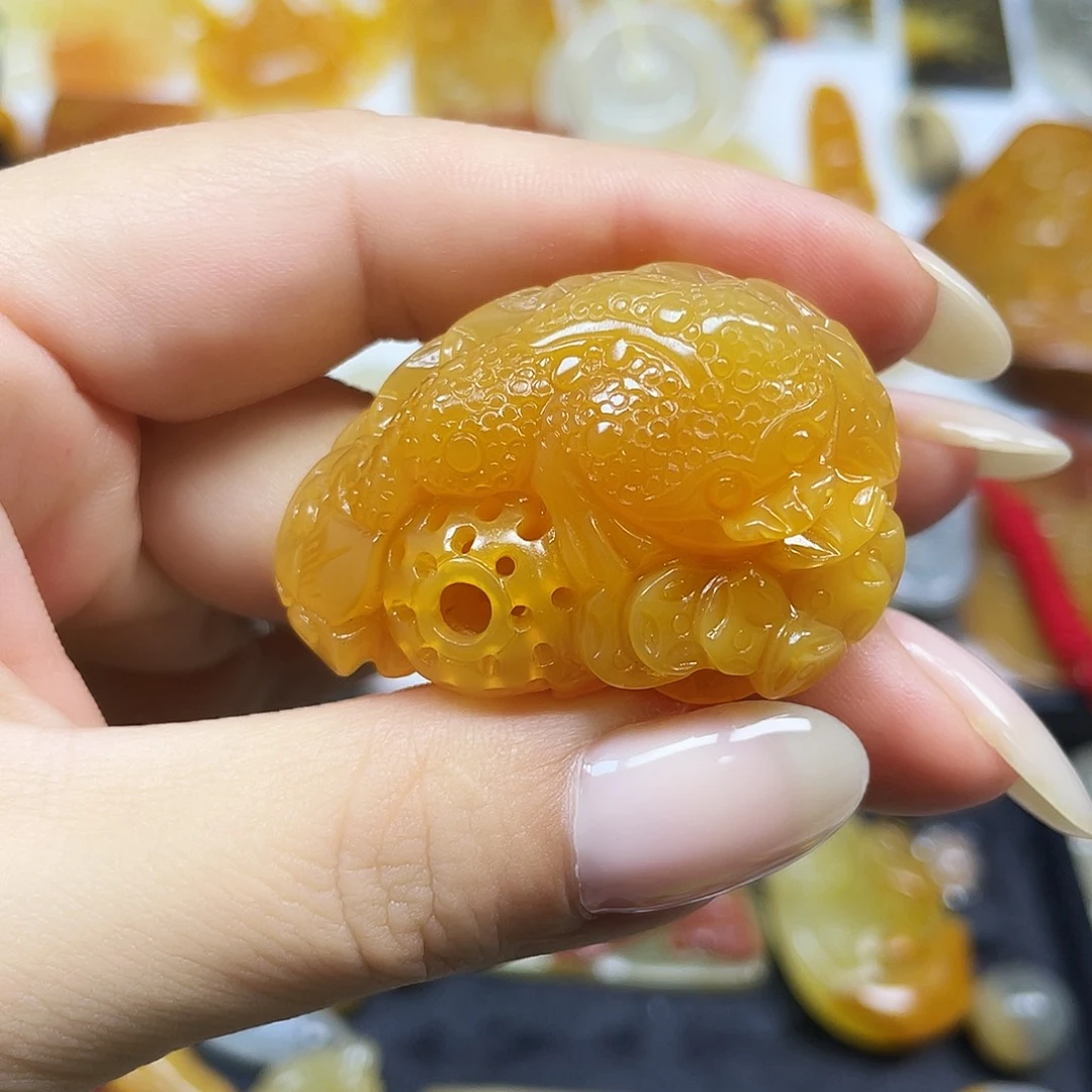 石英质玉（黄龙玉）未镶嵌吊坠(不含链)