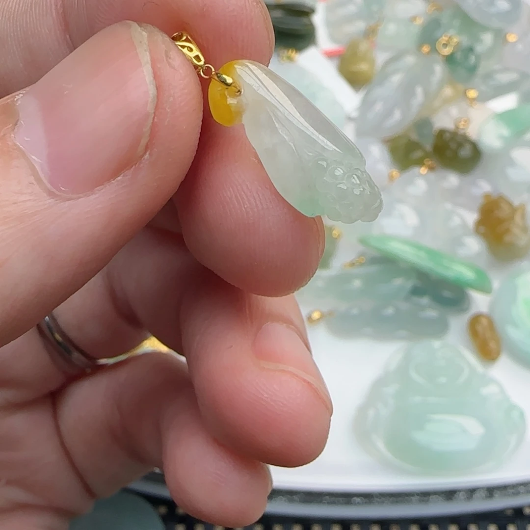 【闪购商品】翡翠颈饰18K金镶嵌小玉米