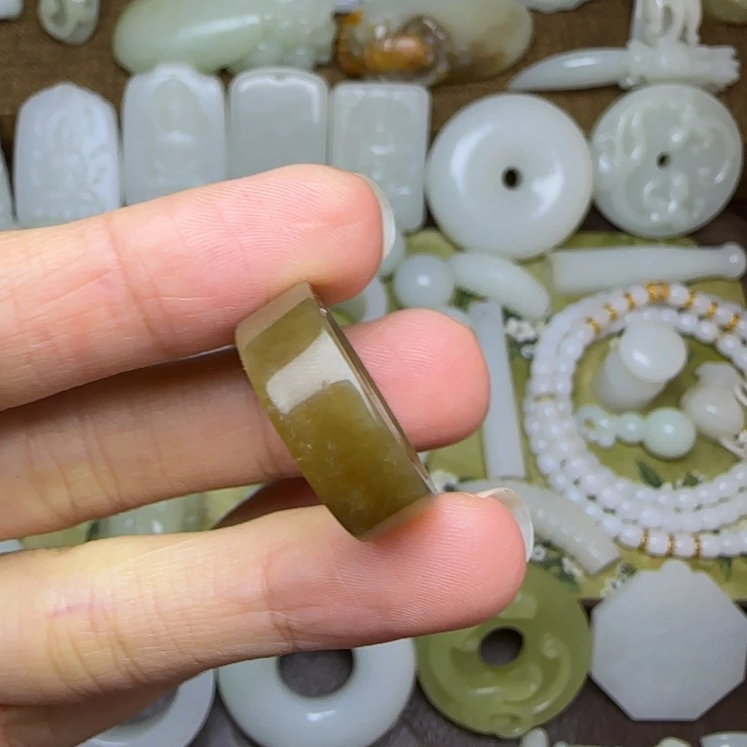 和田玉未镶嵌挂件17戒圈