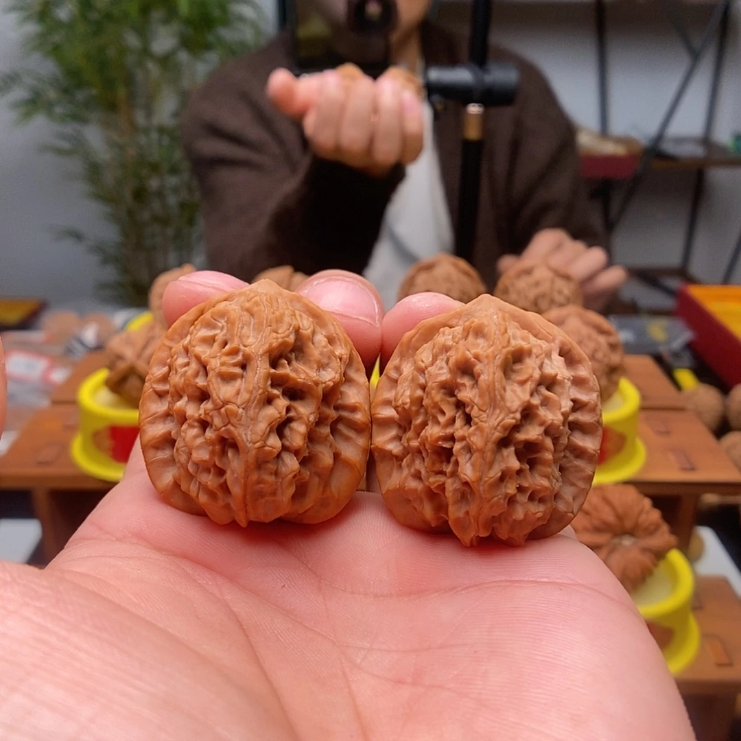 华***一吊坠文玩核桃马老四34+