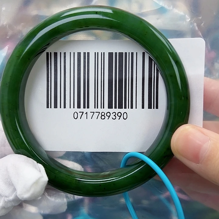 实***理和田玉未镶嵌手镯微瑕62