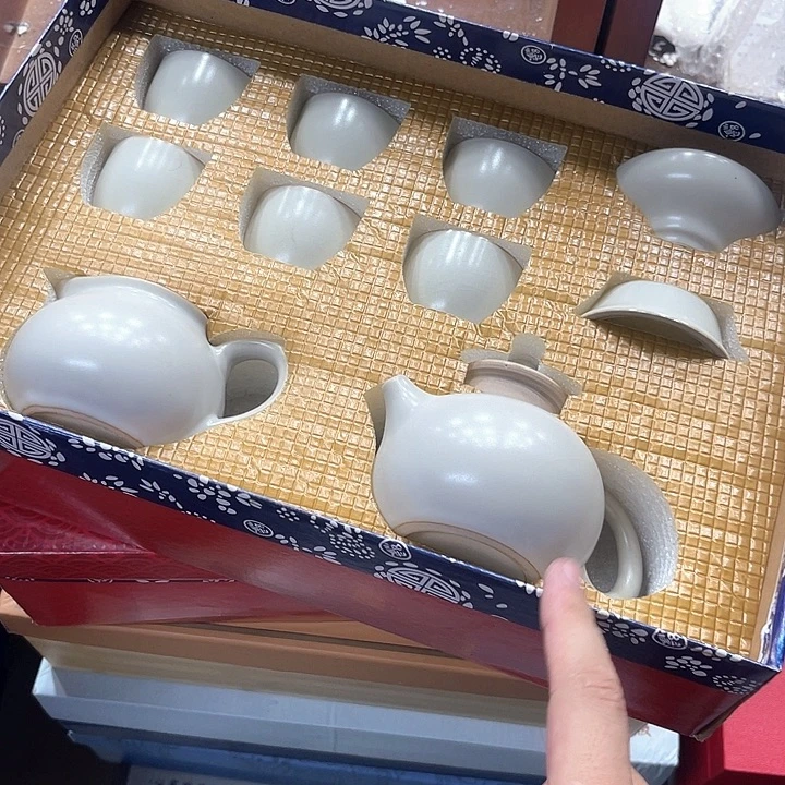 孤品茶具套装等。