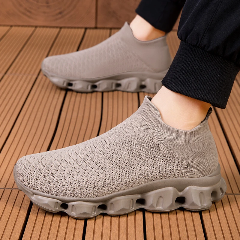 懒人一脚蹬弹力飞织网面袜子鞋休闲运动老爹鞋男士超轻便大码男鞋