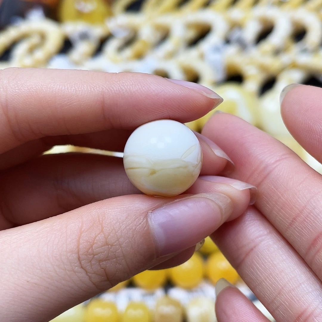 未镶嵌蜜蜡裸石圆珠16.6mm沁色开孔
