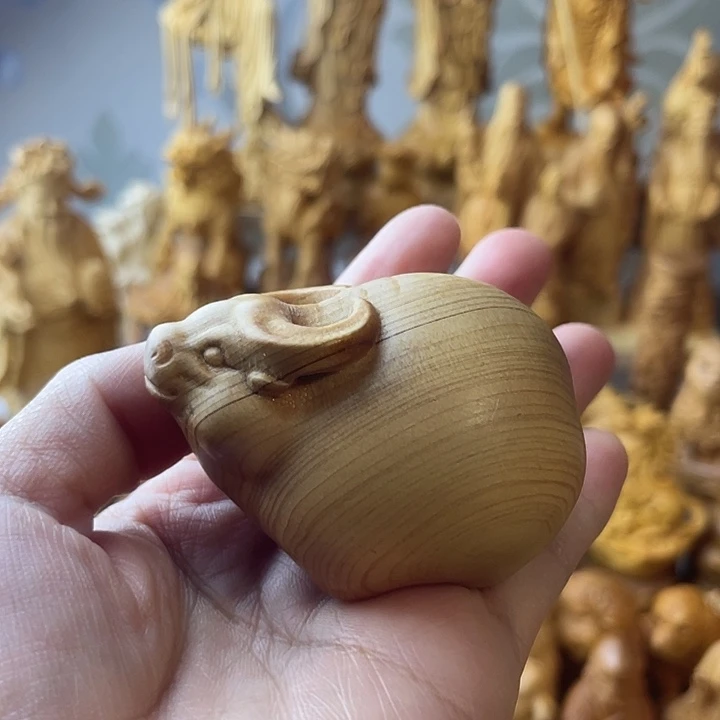 柏木（崖柏）生肖牛