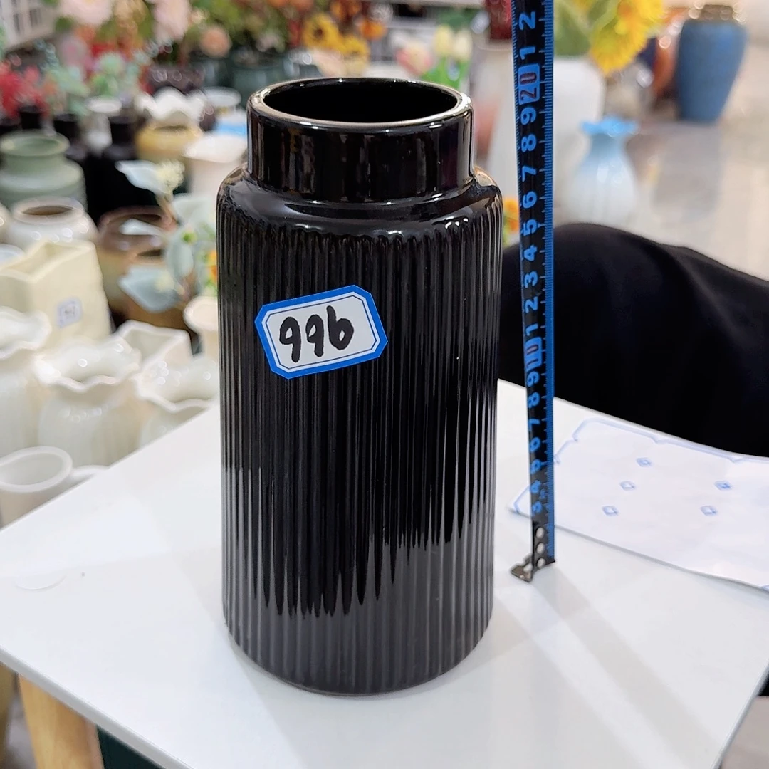 996号陶瓷高20厘米微瑕一个