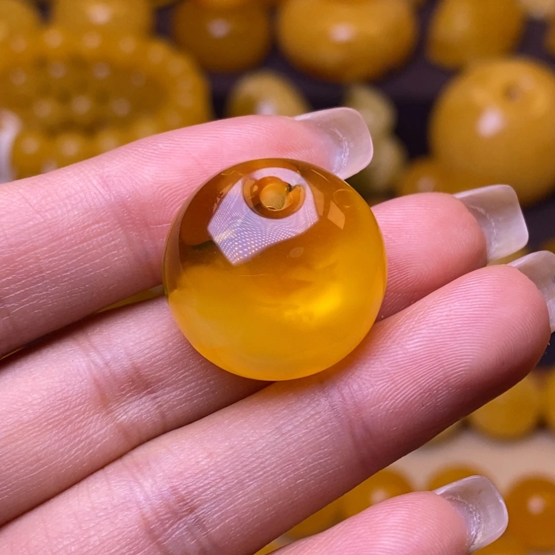 裸石琥珀未镶嵌扣子
