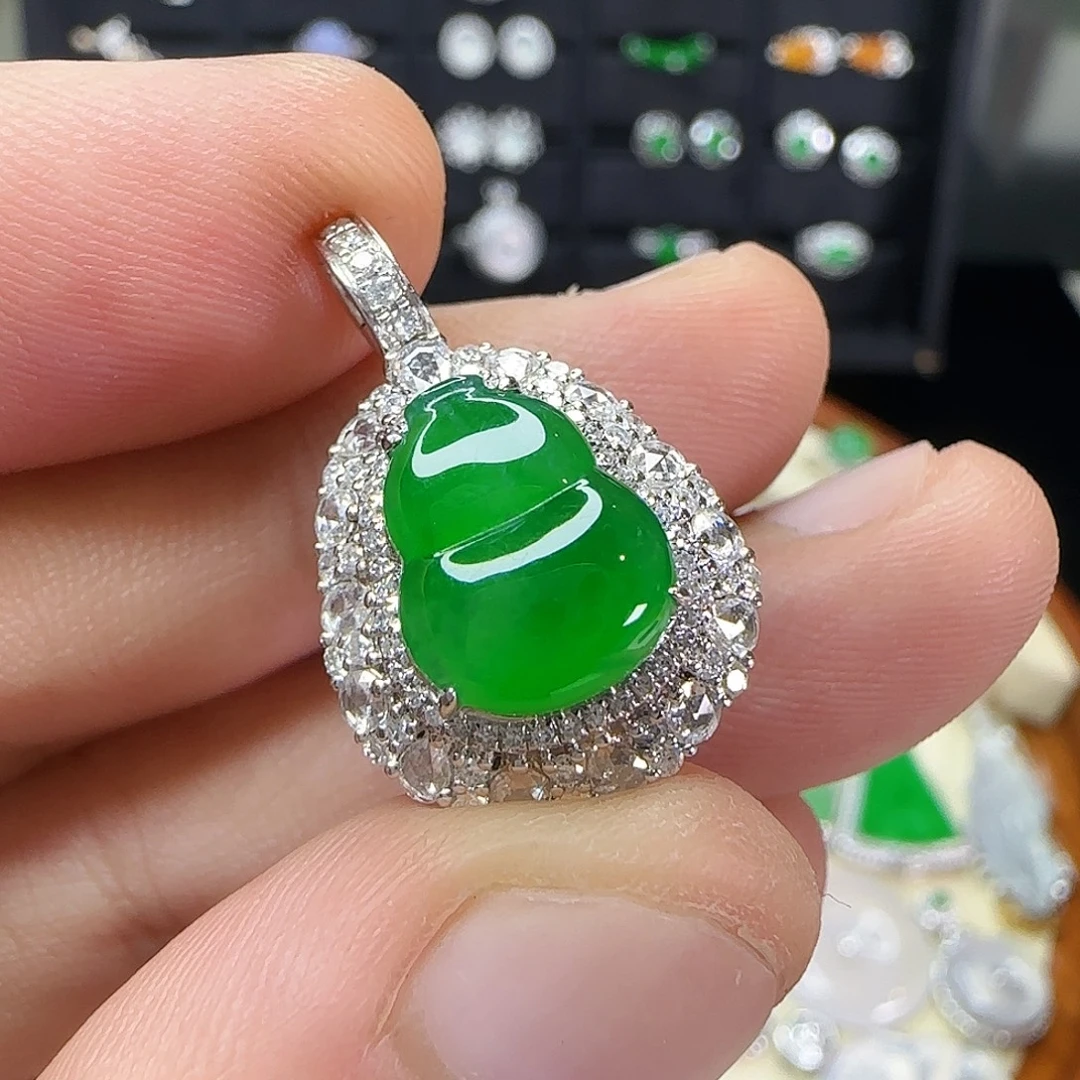 翡翠18K金镶嵌颈饰天然翡翠