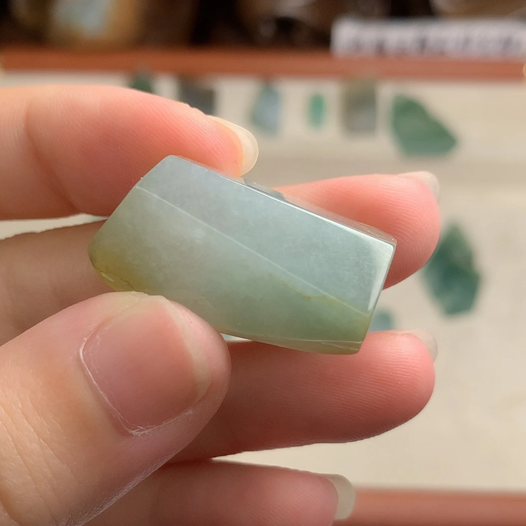 翡翠未镶嵌颈饰福利