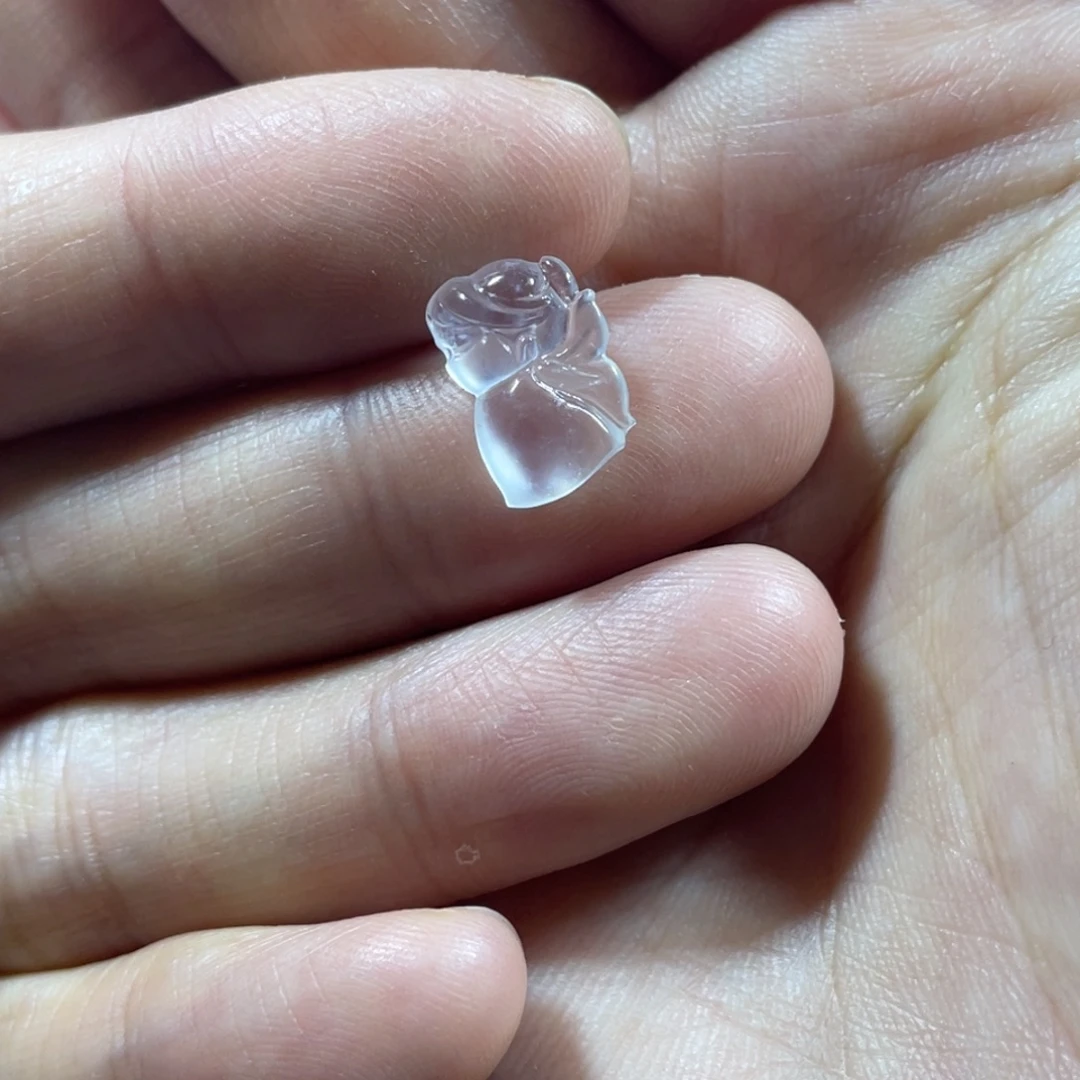 翡翠未镶嵌颈饰仙子