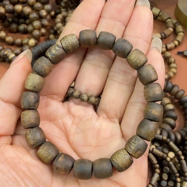 沉香木手串陌***雨鼓珠单圈多样性发一